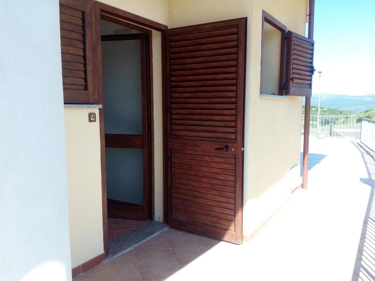 Hotel Bena E Traes Laerru Exterior photo