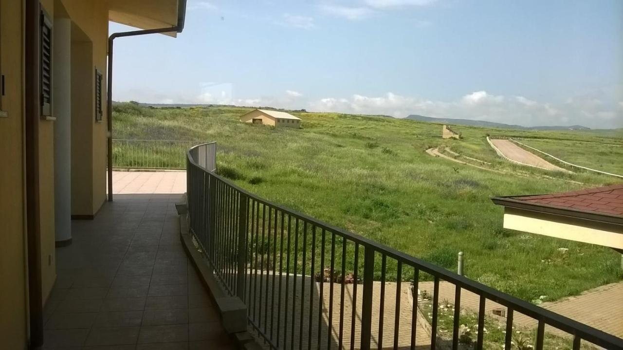 Hotel Bena E Traes Laerru Exterior photo